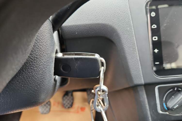 Used Volkswagen Santana 2015 1.6L Manual Comfort Edition Vehicle Key