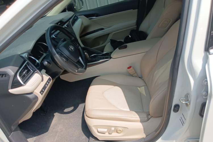 Used Toyota Camry 2019 2.0G Luxury Edition China VI Standard
