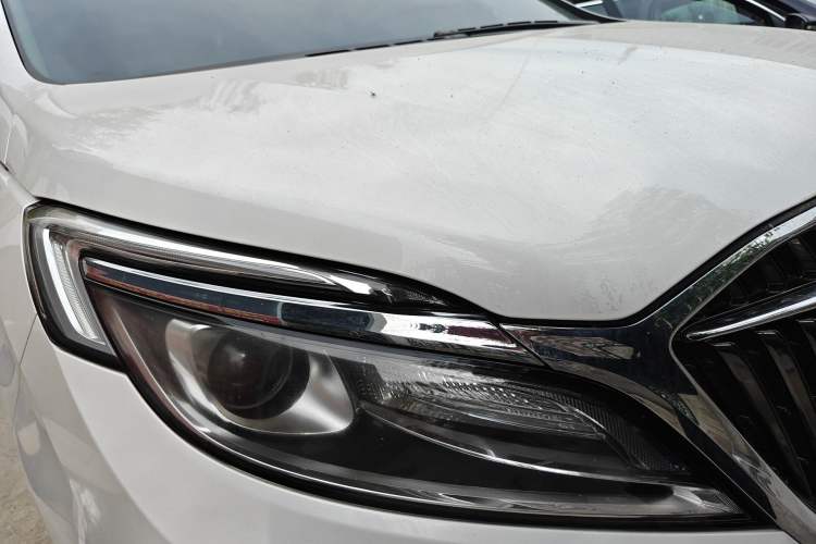 Used Buick GL8 2017 ES 28T Comfort Model China V Standard Right Front Headlight