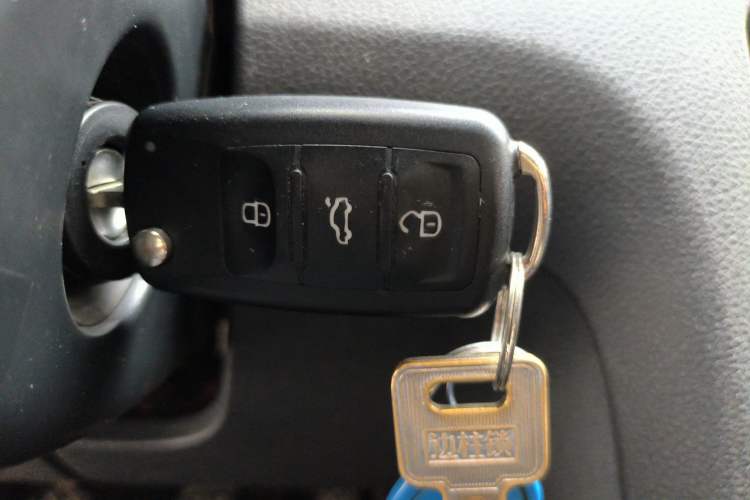 Used Volkswagen Bora 2013 1.6L Manual Fashion Edition Vehicle Key