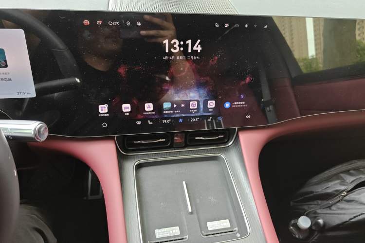 Used Hima AITO M8 2025 Extended-Range Max+ Version 53.4 kWh 6-Seater Edition Audio And AC Panel