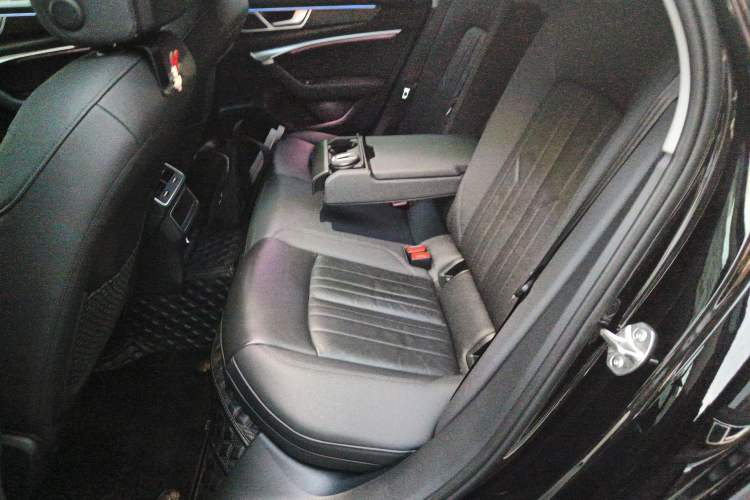 Used Audi A6 2020 allroad quattro Explorer 55 TFSI Prestige Off-Road Model
