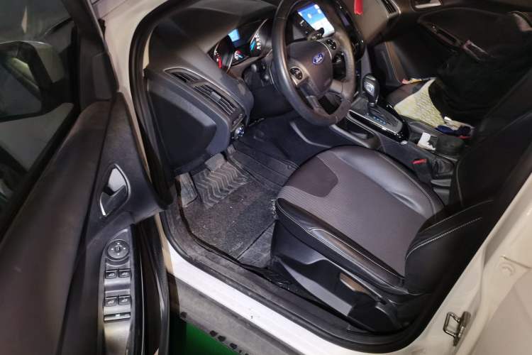 Used Ford Focus 2015 Sedan 1.6L Automatic Trend Model Driver Seat