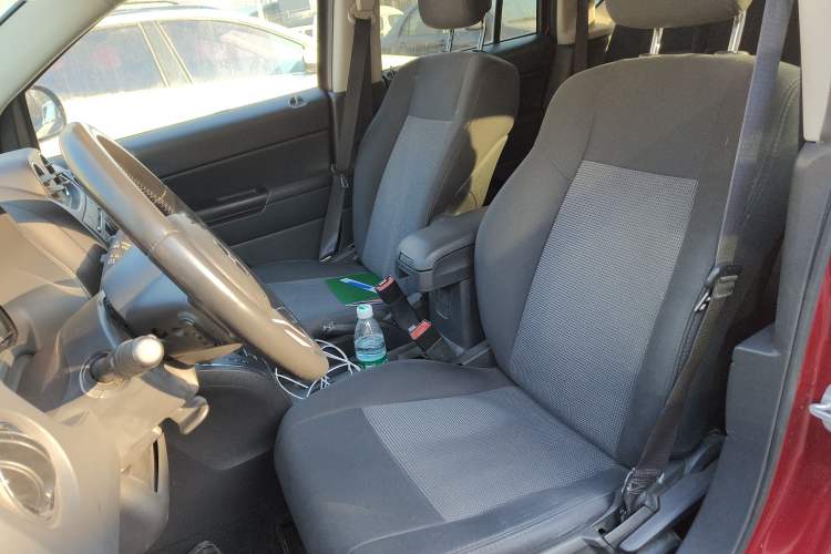 Used Jeep Compass 2012 2.4L four-wheel-drive sport version