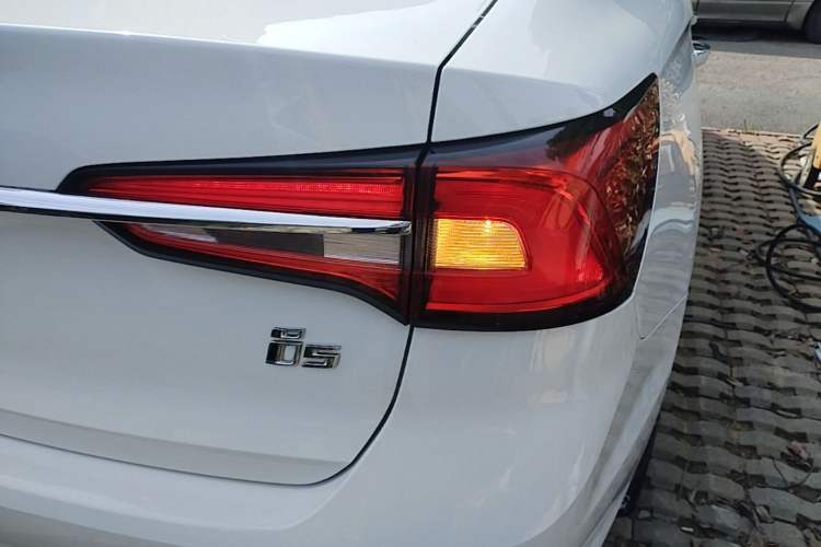 Used Roewe i5 2020 1.5L Automatic 4G Connected Linghao Edition