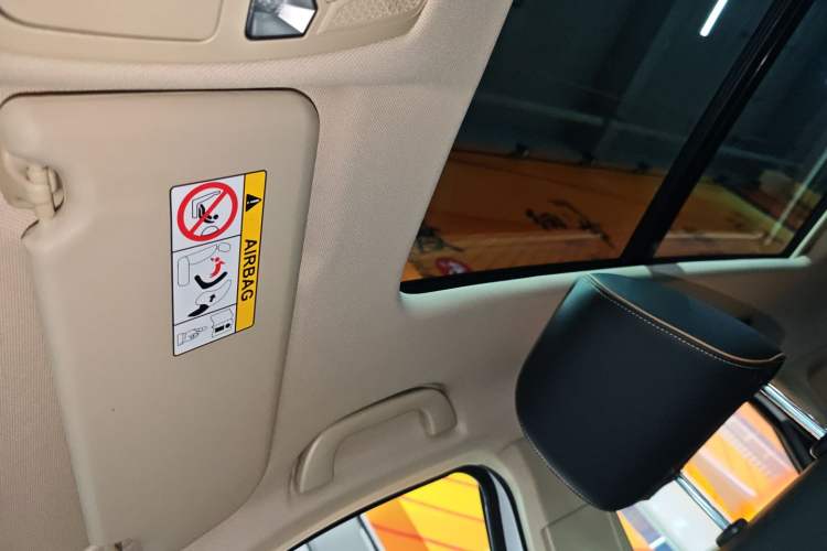 Used Bestune T77 2023 1.5T Automatic Luxury Model Headliner