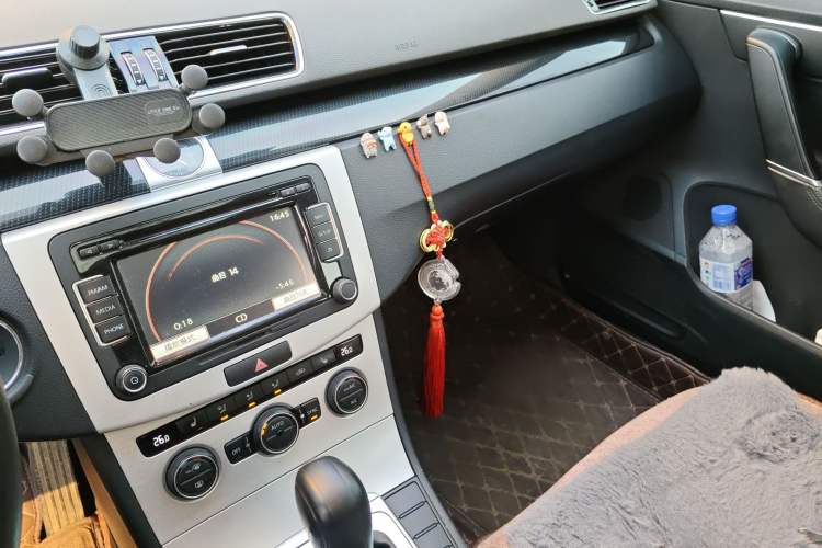 Used Volkswagen Magotan 2016 2.0 TSI Luxury Comfort Version Audio And AC Panel