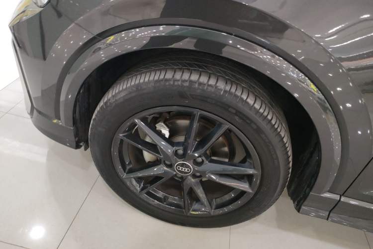 Used Audi Q2L 2022 35 TFSI Progressive Dynamic Edition Left Front Wheel Hub