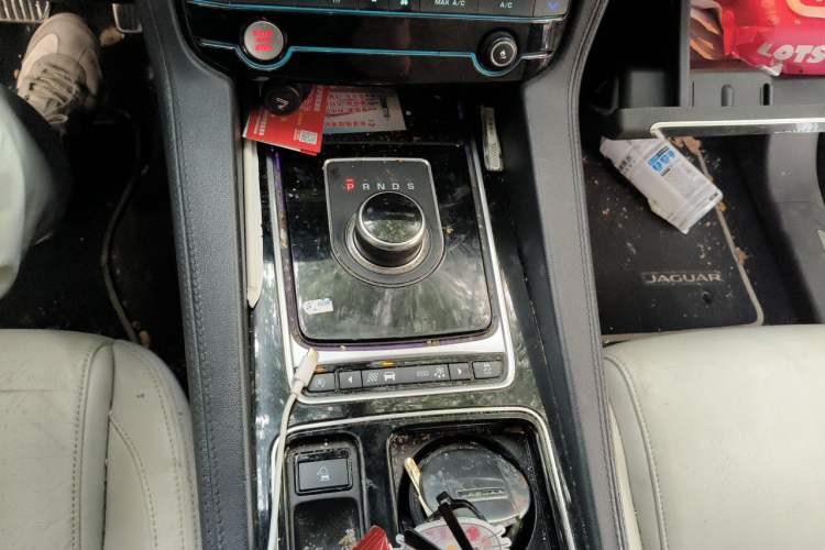 Used Jaguar F-PACE 2016 3.0 SC Four-Wheel Drive S High-Performance First-Edition Limited Model
