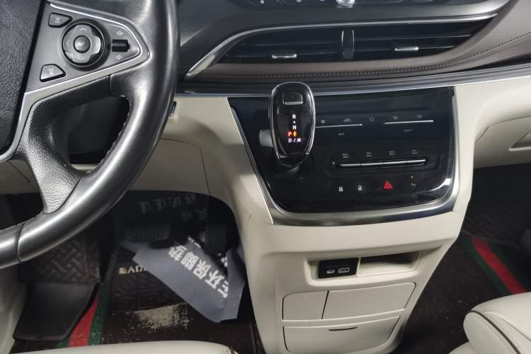 Used Buick GL8 2021 Land Cruiser Executive Class 652T Luxury Model