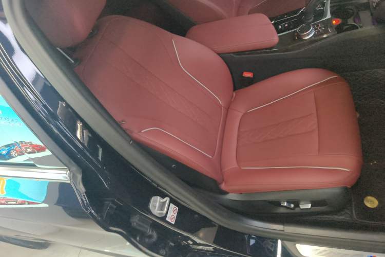 Used BMW 5 Series 2022 Second Facelift 525Li M Sport Package
