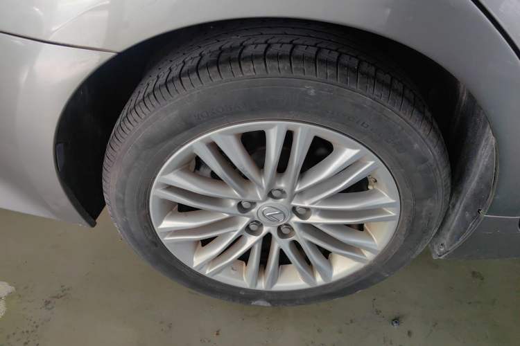 Used Lexus ES 2015 200 Elite Edition Right Rear Wheel Hub