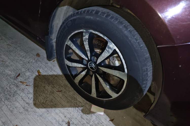 Used Citroen C4 Sega 2016 1.6L Automatic Luxury Model Right Front Wheel Hub