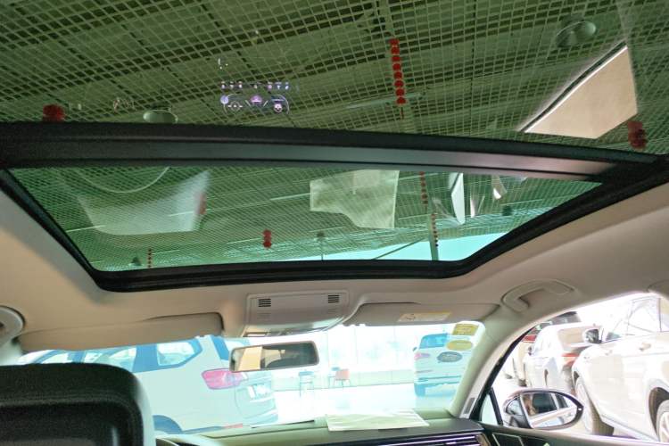 Used Volkswagen Magotan 2018 330TSI DSG Advanced Model Headliner