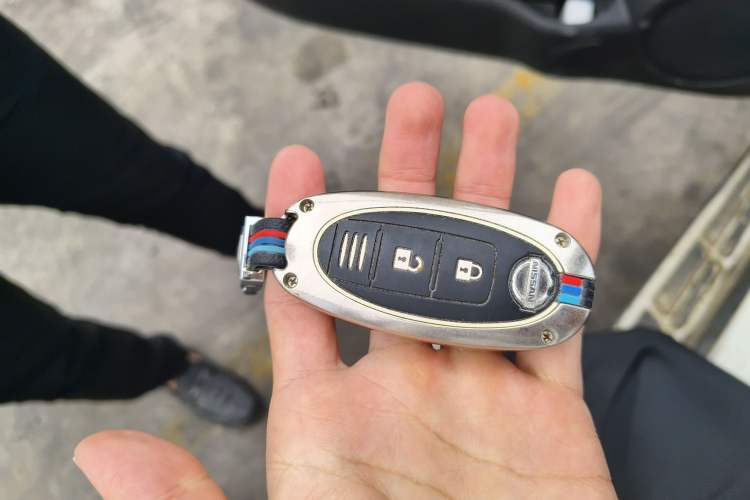 Used Nissan X-Trail 2014 2.0L CVT Comfort Edition 2WD Vehicle Key