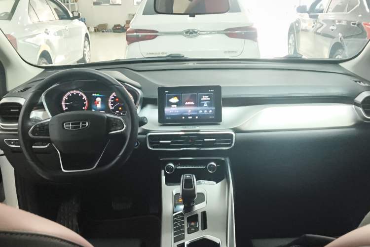 Used Geely Auto Coolray 2020 Facelift 240T DCT Hunter Center Console