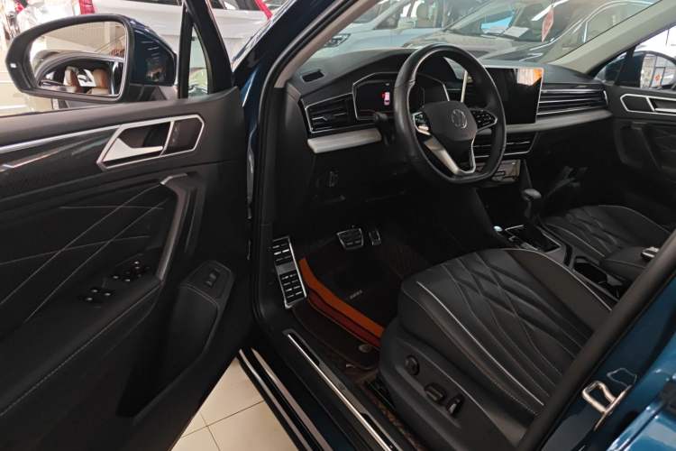 Used Volkswagen Tiguan L 2022 330TSI Automatic Two-Wheel Drive R-Line Enhanced Edition Driver Seat