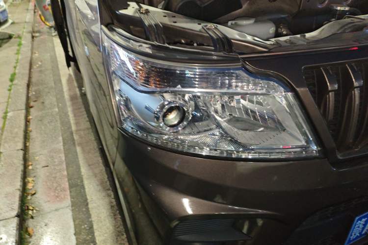 Used CHANGAN KAICHENG Ruixing M60 2023 1.5L GDI Comfort-Class Passenger Vehicle 6/7 Seats Right Front Headlight