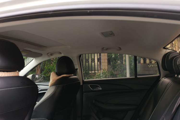 Used Roewe i5 2020 1.5L Automatic 4G Connected Linghao Edition
