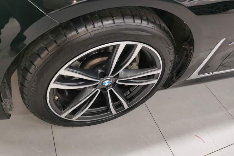 Used BMW 7 Series 2019 Restyled 730Li M Sport Package Left Front Wheel Hub
