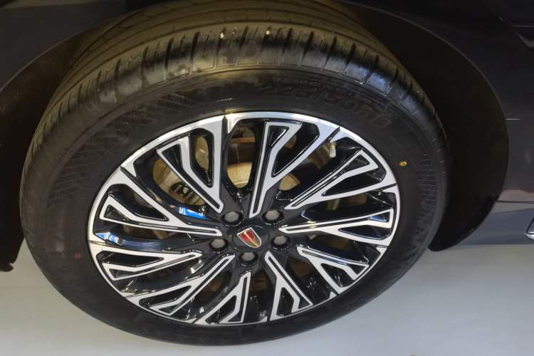 Used Hongqi H5 2024 2.0T Automatic Smart Connect Flagship Edition
