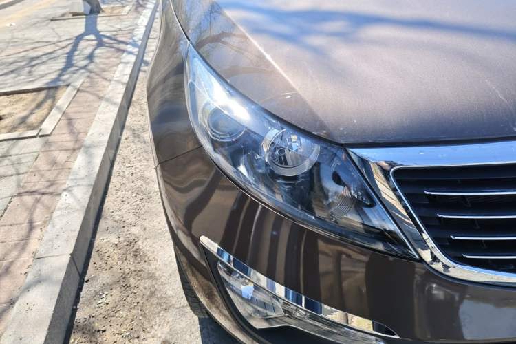 Used Kia Sportage R 2011 2.0L Automatic Two-Wheel Drive Premium Edition Right Front Headlight