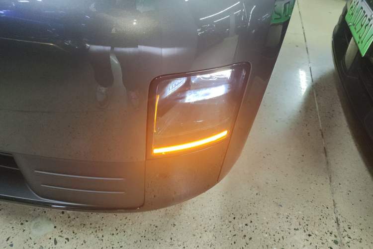 Used Li Auto MEGA 2025 Home Family Special Edition
