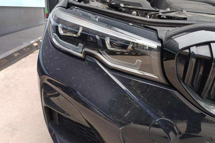 Used BMW 3 Series 2021 Second Facelift 325Li M Sport Night Edition Package Right Front Headlight