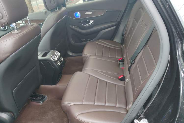 Used Mercedes-Benz GLC 2022 Second Facelift GLC 260 L 4MATIC Luxury Edition Left Rear Seat