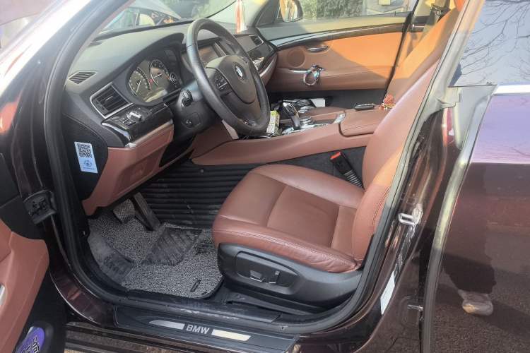 Used BMW 5 Series GT 2015 528i Leading Model Left Front Seat