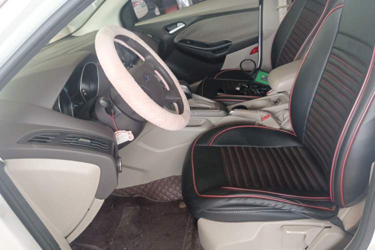 Used Ford Focus 2012 Sedan 1.6L Automatic Comfort Model
