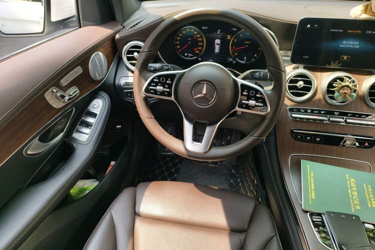 Used Mercedes-Benz GLC 2021 GLC 300 L 4MATIC Dynamic Model Steering Wheel