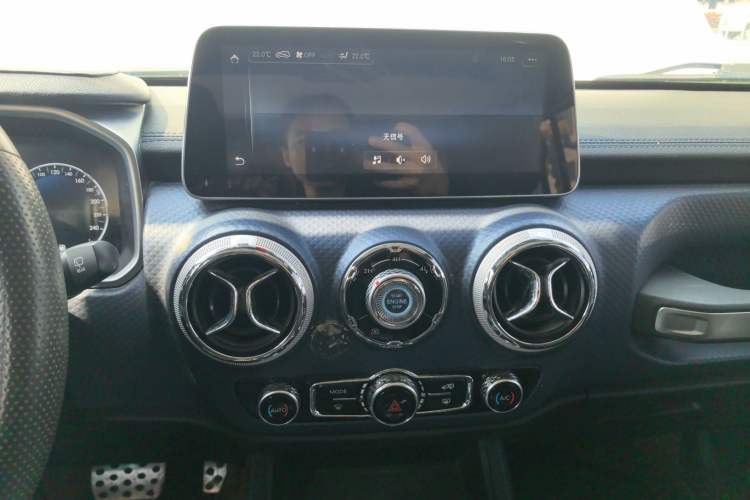 Used BAIC Off-Road BJ40 2021 2.0D Automatic Four-Wheel Drive Blade Hero Edition Pioneer Model
