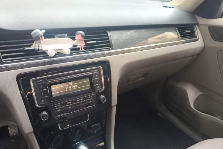 Used Volkswagen Bora 2013 1.6L Automatic Fashion Model
