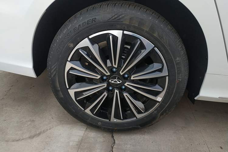 Used Chery Fengyun A8 2025 Model 70km Standard Version
