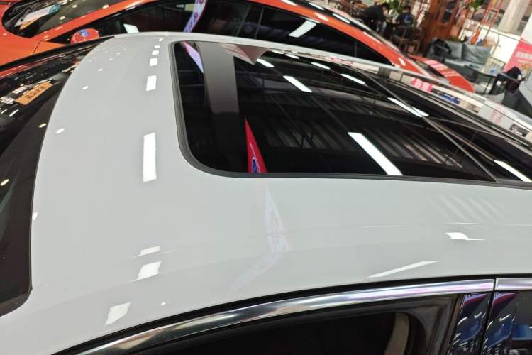 Used Audi A4L 2019 40 TFSI Fashion Edition China VI Emission Standard Roof