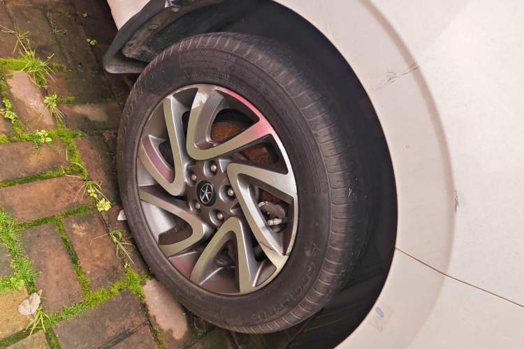 Used JAC Group Refine S2 2015 1.5L Manual Luxury Model Right Front Wheel Hub