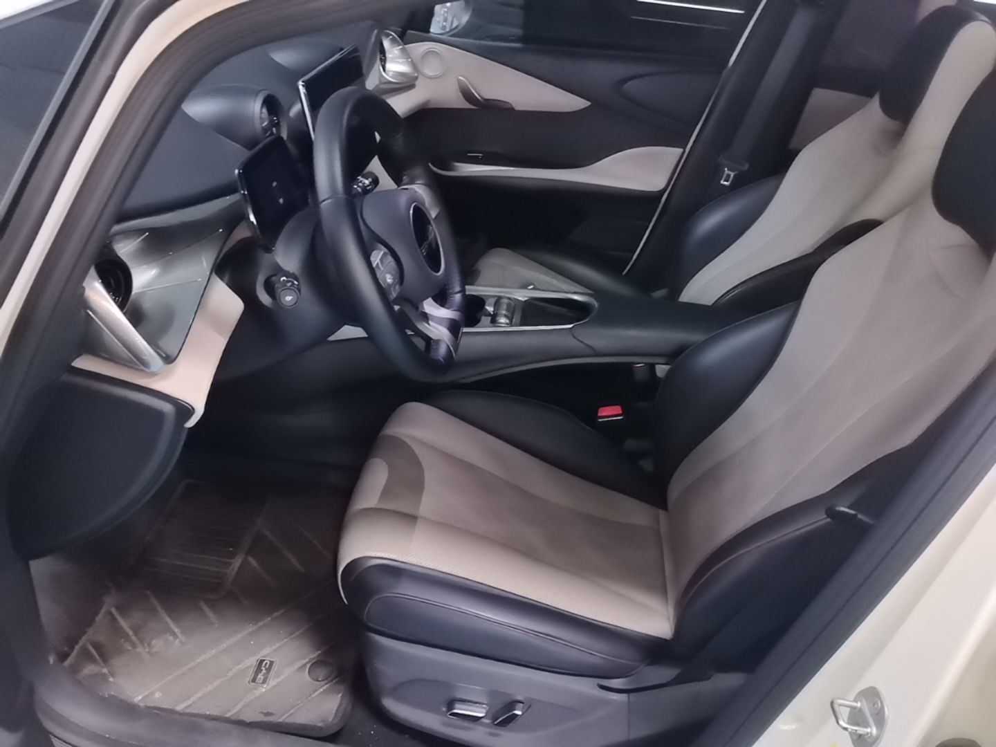 BYD Dolphin 2023 420 km Fashion Edition — снимка 19