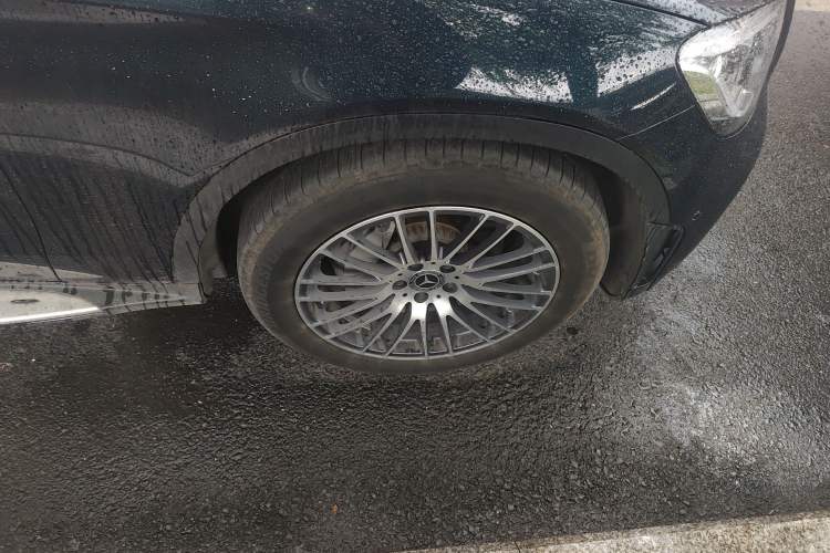 Used Mercedes-Benz GLC 2019 GLC 260 L 4MATIC Luxury Model Right Front Wheel Hub