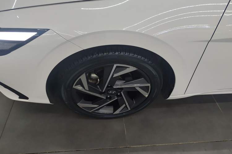 Used Hyundai Elantra 2023 1.5L CVT GLX Elite Edition Left Front Wheel Hub