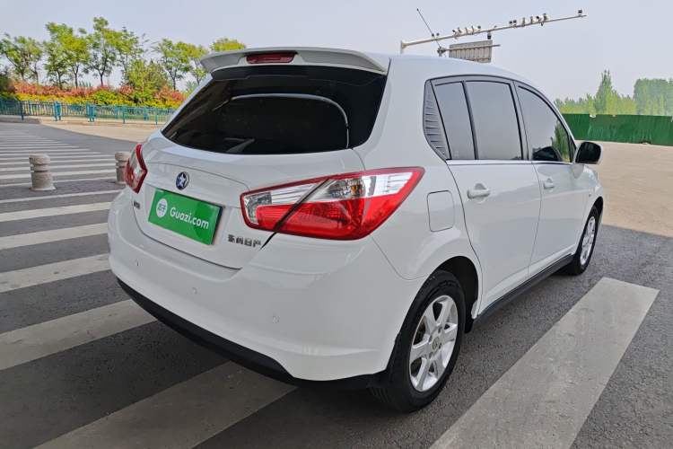 Used Venucia R50 2013 1.6L Manual Fashion Edition Rear Right 45 Deg