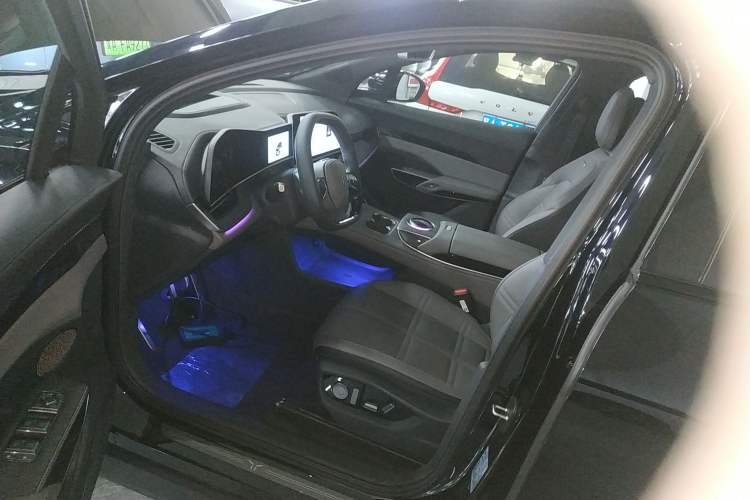 Used Hongqi Tiangong 08 2025 680 Ultra Four-Wheel-Drive Version Driver Seat