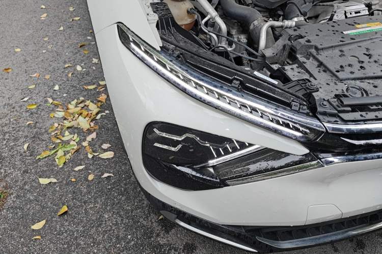 Used Citroen C5 X 2023 1.6T Extraordinary Power Right Front Headlight