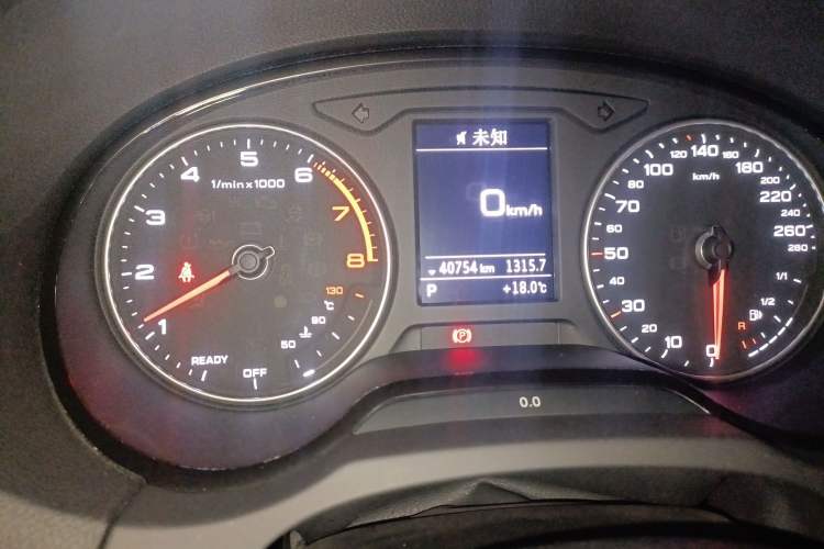 Used Audi A3 2019 Sportback 35 TFSI Fashion Edition China VI Emission Standard Odometer Close Up