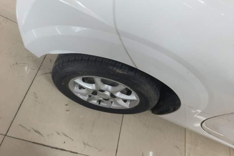 Used Roewe Clever 2022 311km QiQi BoBo Edition Right Rear Wheel Hub