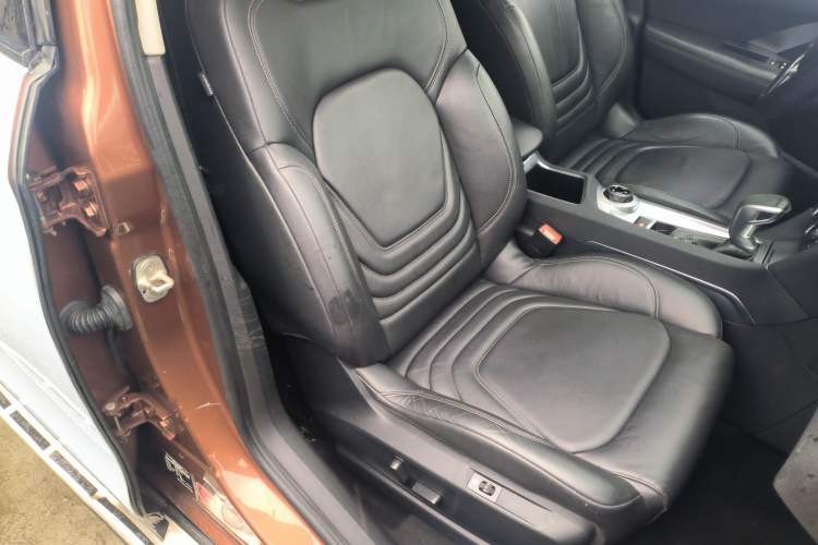 Used DS 6 2014 1.6T Luxury Edition THP160