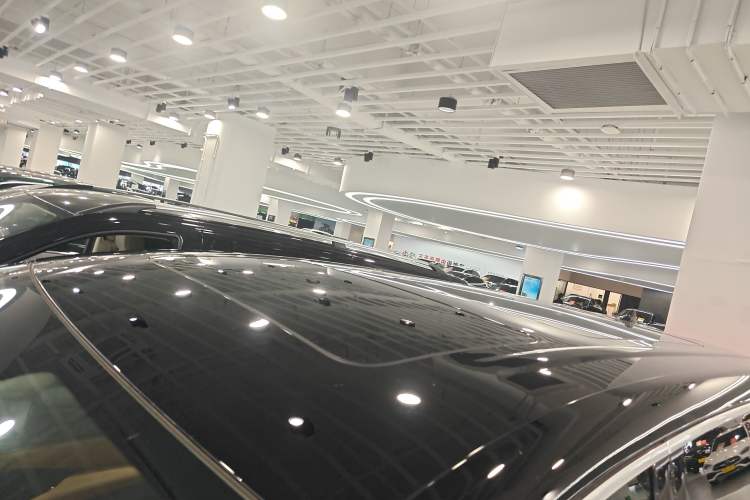 Used Denza D9 2024 EV 620 Premium Model Roof