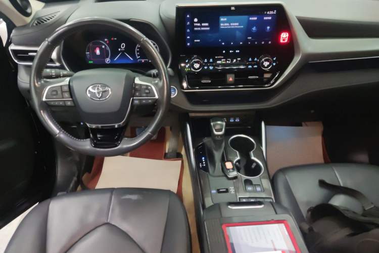 Used Toyota Highlander 2022 Dual-Engine 2.5L Four-Wheel Drive Supreme Edition 7-Seater Audio And AC Panel