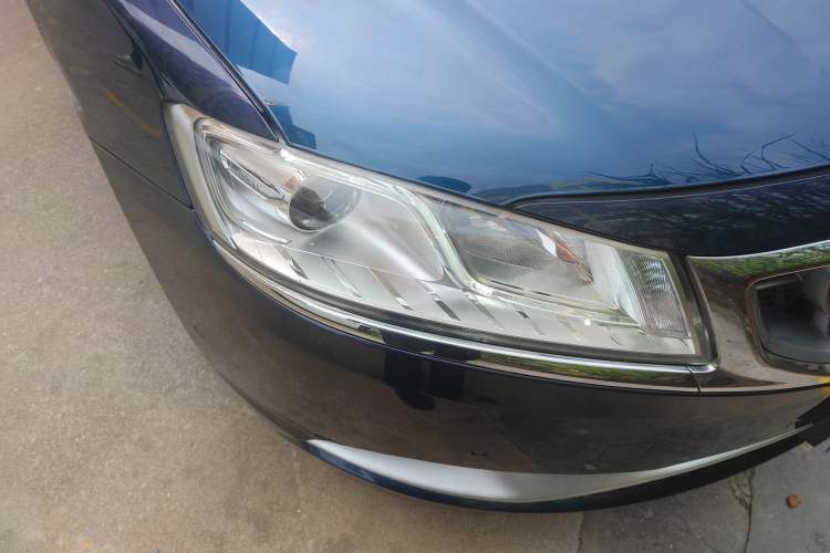 Used Geely Auto Emgrand GT 2015 1.8T Flagship Model Right Front Headlight