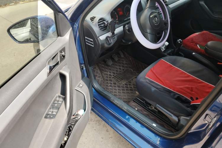 Used Volkswagen Jetta 2013 1.6L Manual Comfort Model
